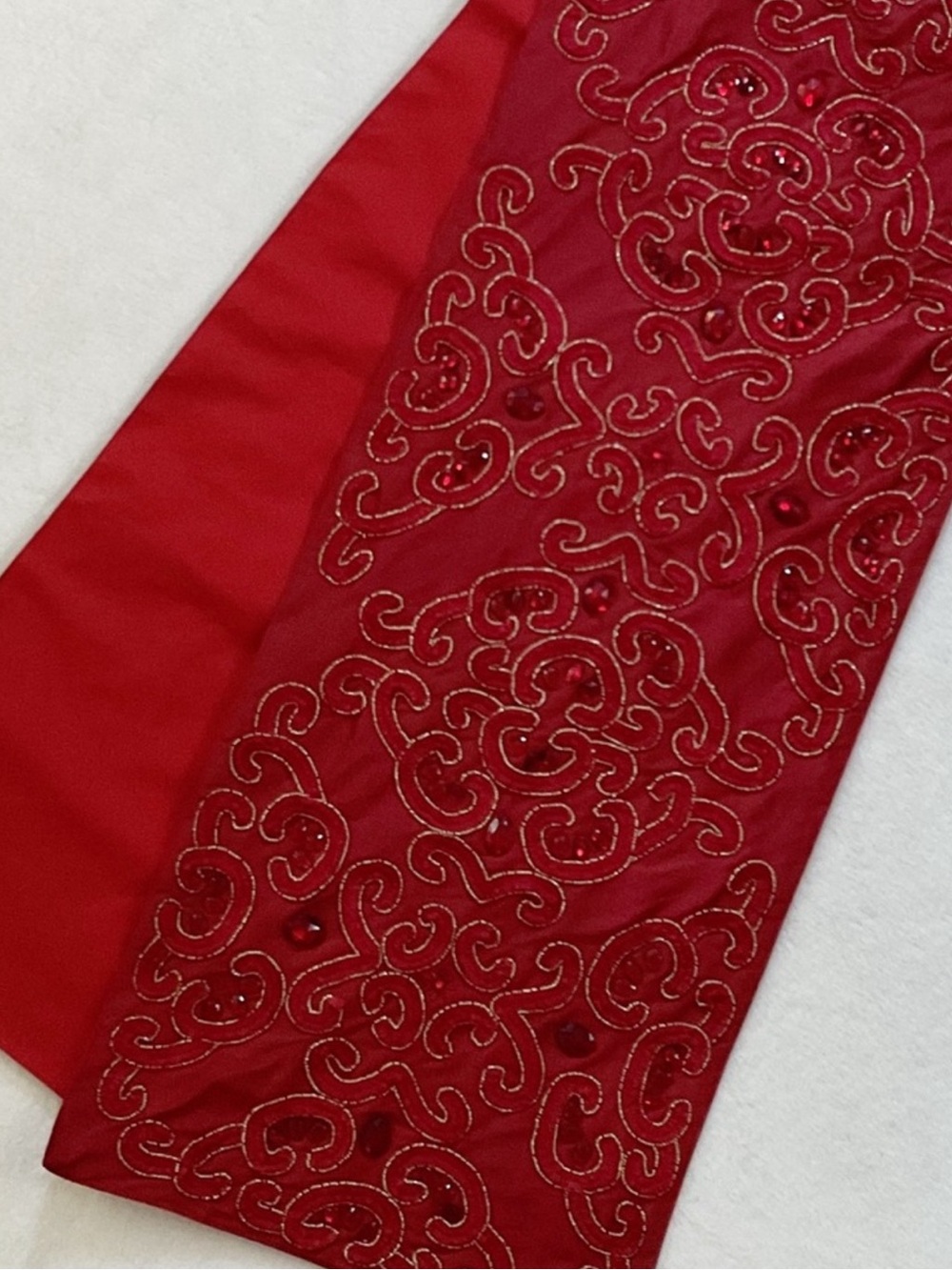 Kim Seybert Regent Beaded Table Runner 14x72 Red Gold Christmas
